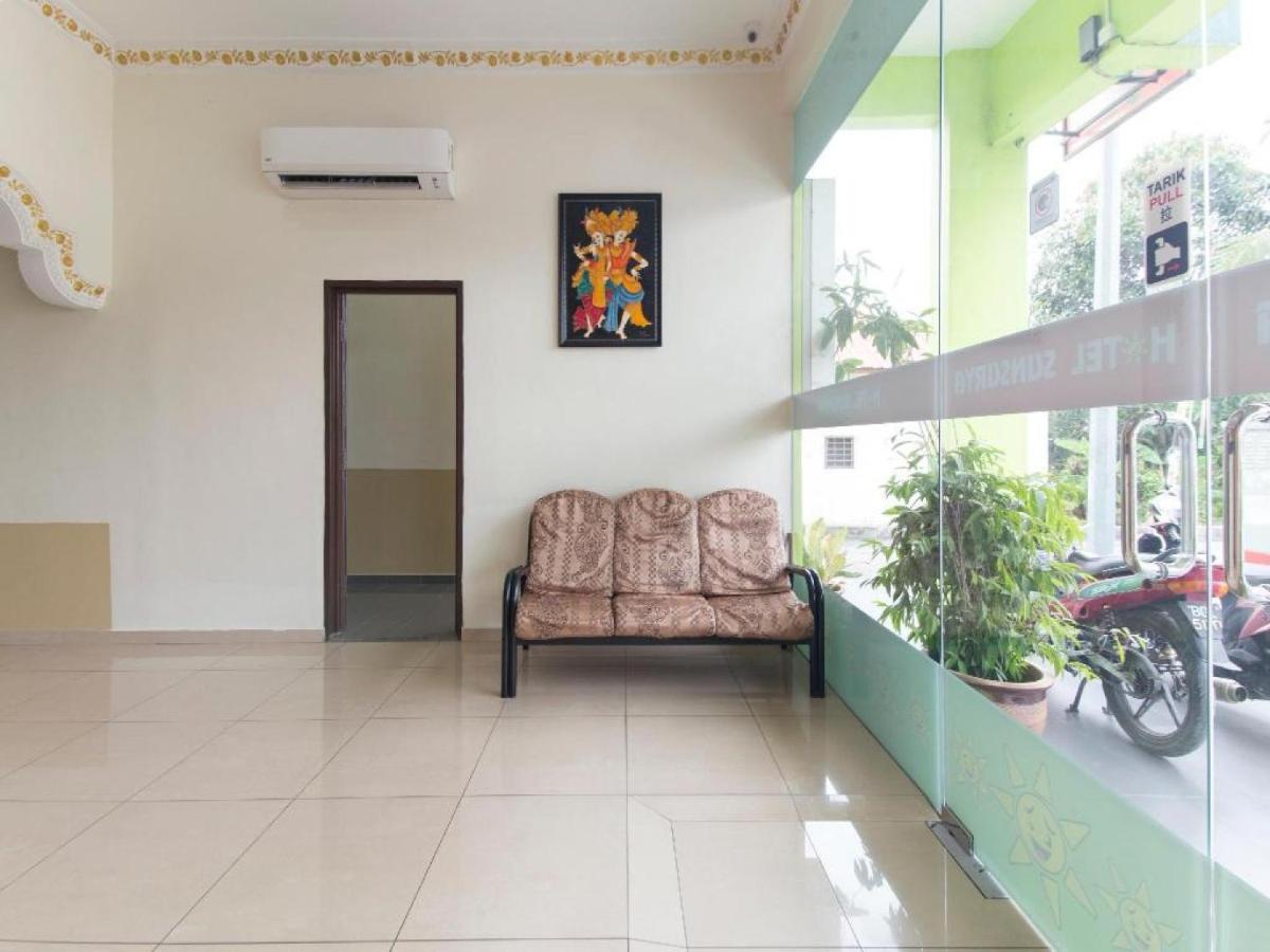 Hotel Sunsurya Кланг Экстерьер фото