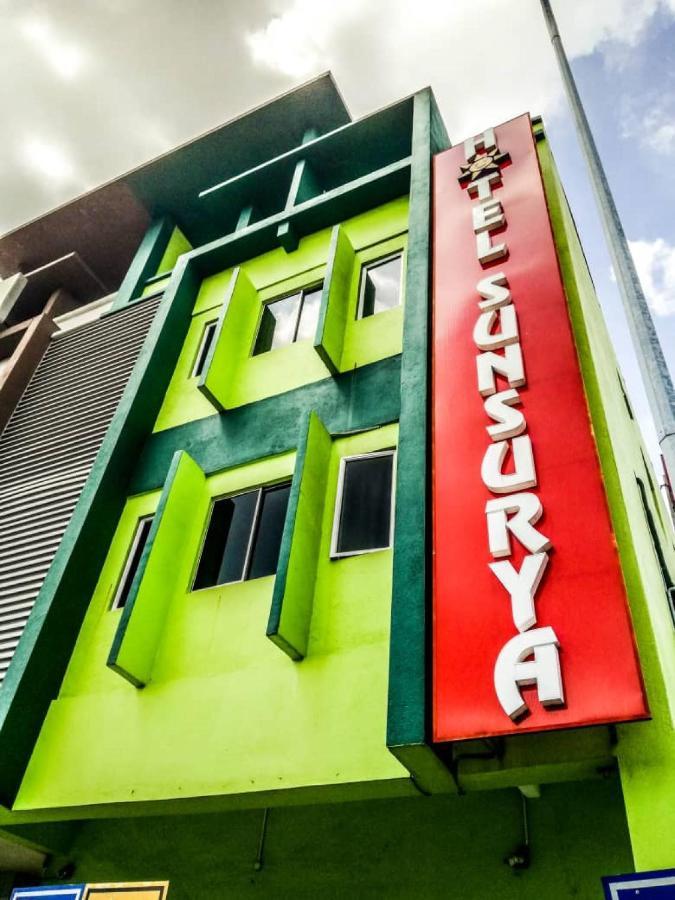 Hotel Sunsurya Кланг Экстерьер фото