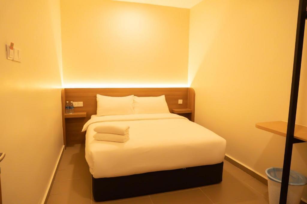 Hotel Sunsurya Кланг Экстерьер фото