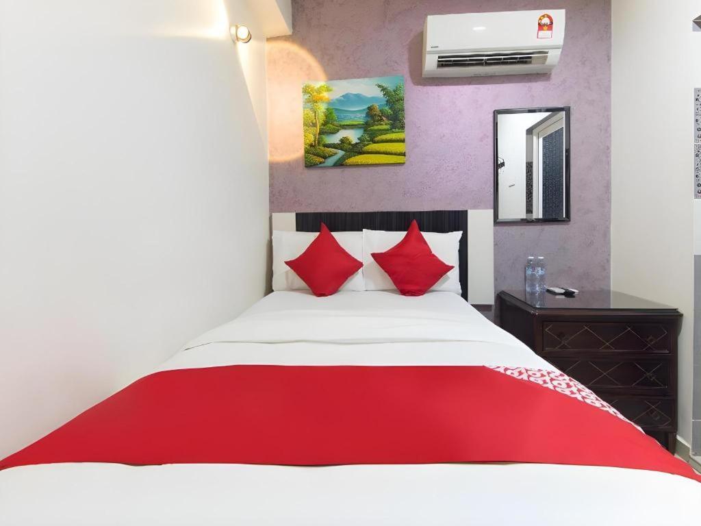 Hotel Sunsurya Кланг Экстерьер фото