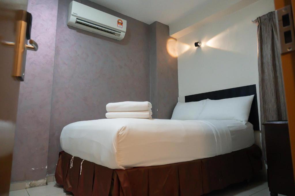 Hotel Sunsurya Кланг Экстерьер фото
