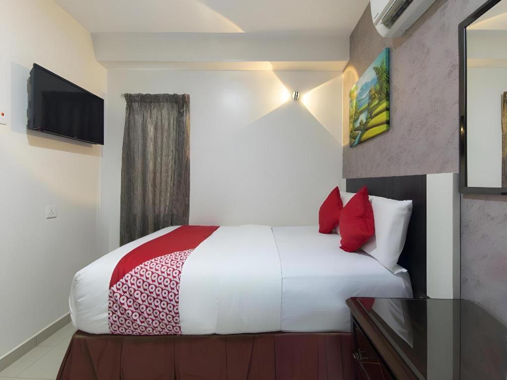 Hotel Sunsurya Кланг Экстерьер фото