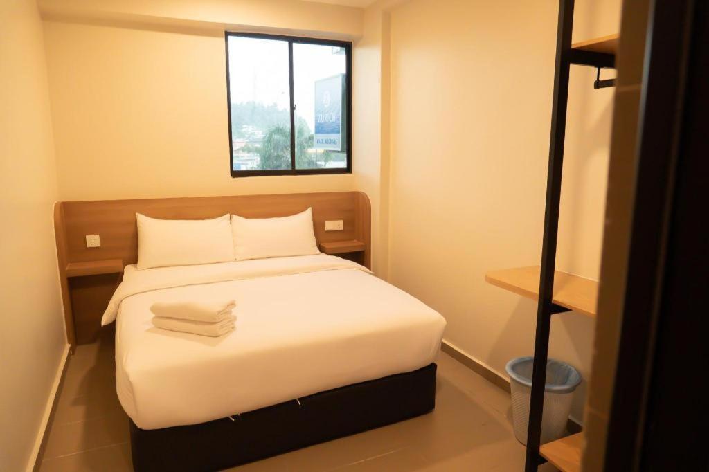 Hotel Sunsurya Кланг Экстерьер фото
