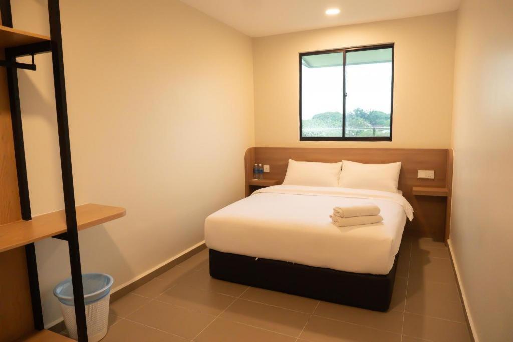 Hotel Sunsurya Кланг Экстерьер фото