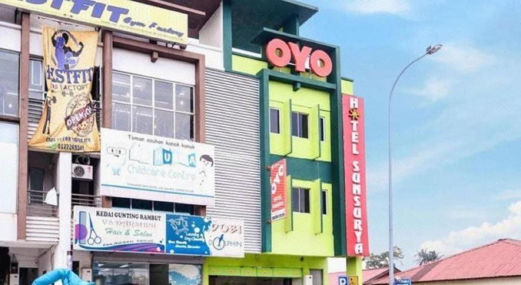 Hotel Sunsurya Кланг Экстерьер фото