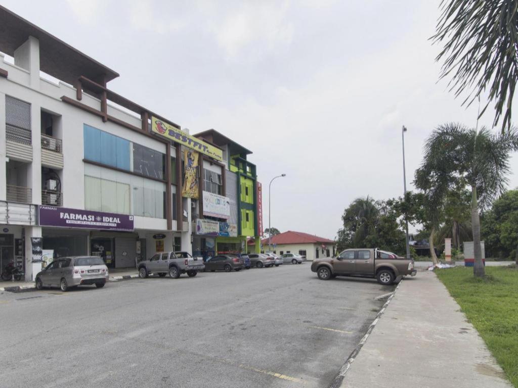 Hotel Sunsurya Кланг Экстерьер фото