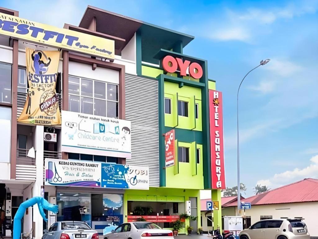 Hotel Sunsurya Кланг Экстерьер фото