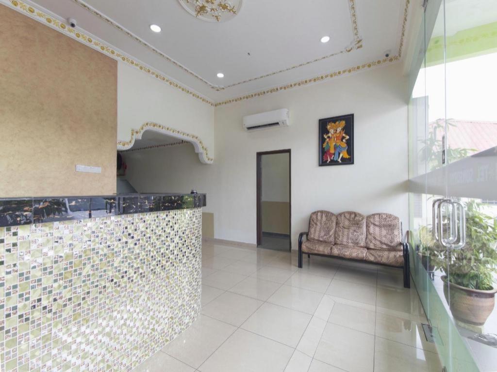 Hotel Sunsurya Кланг Экстерьер фото